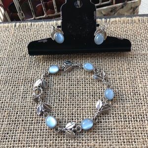 VINTAGE AMCO MOONSTONE  
STERLING BRACELET EARRING